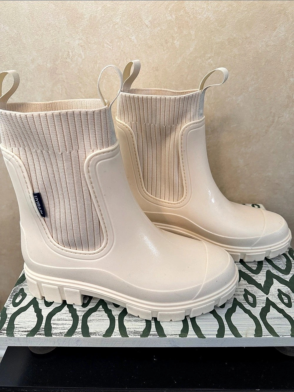 NEW Rain Boots - Cream - Women’s EU 40 - Never Worn